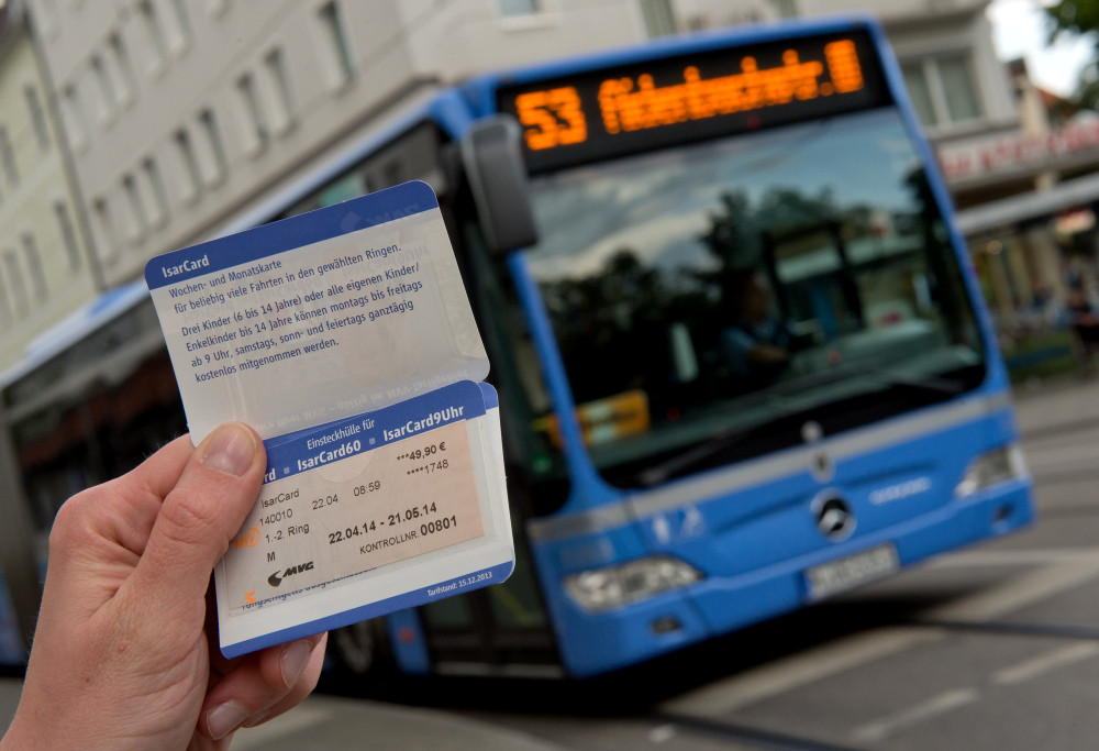 Ticket vor Bus