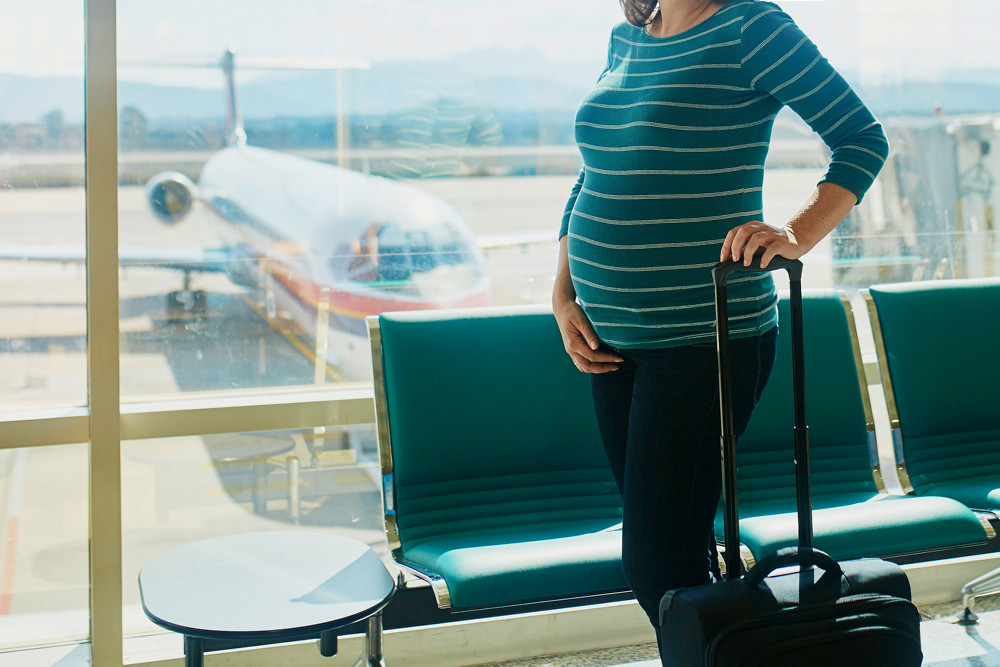 Etwa sechs Wochen vor der geplanten Reise sollten sich Schwangere in Sachen Impfungen beraten lassen.