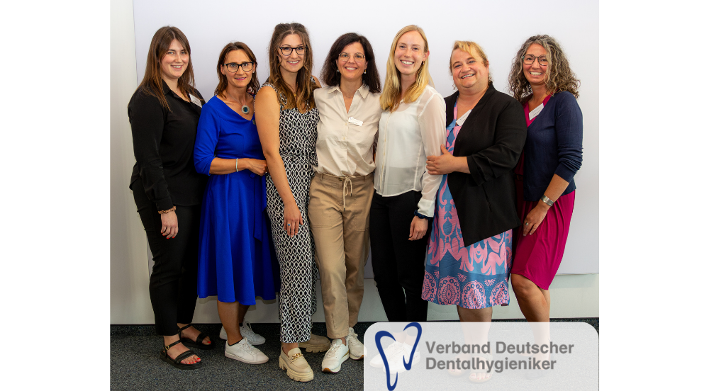 Der neue VDDH-Vorstand: Madeline Knarr, Waltraud Ksause, Celina Gaar, Birgit Hühn, Mariette Luise Altrogge, Jurgita Pflaum, Juliane Petring (v.l.)