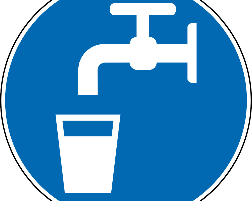 Gebotszeichen Trinkwasser: trinken erlaubt