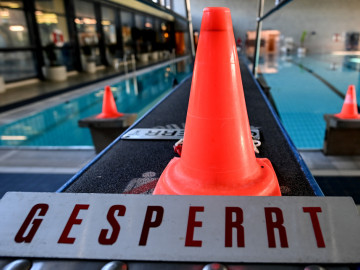 Schwimmbäder sind allerorts im November aufgrund des Corona-bedingten Lockdowns geschlossen.