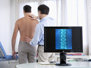 Ursache von Rückenschmerz kann auch ein Tumor sein.