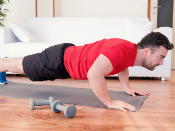 Runter von der Couch - Muskelaufbau-Übungen an mindestens zwei Tagen pro Woche sind genauso wichtig wie regelmäßiges Ausdauertraining.