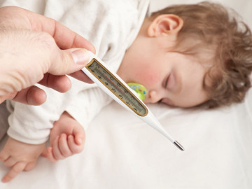 Mit jedem Fieberkrampf, den ein Kind durchmacht, erhöht sich das Risiko für weitere. 